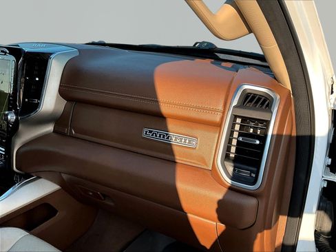 Used 2019 RAM 1500 Laramie AWD/4WD image 26