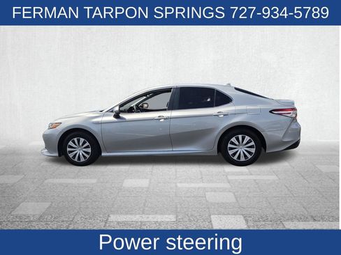 Used 2020 Toyota Camry LE image 6