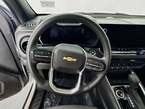 Used 2025 Chevrolet Colorado W/T w/ WT Convenience Package II AWD/4WD image 12