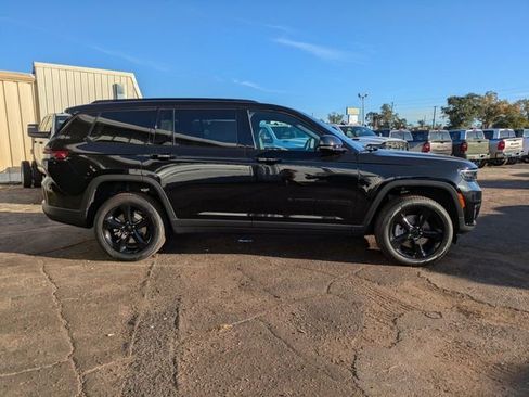 New 2025 Jeep Grand Cherokee L Limited w/ Black Appearance Package image 3