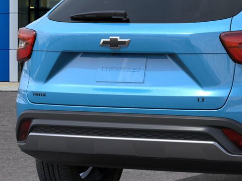 New 2026 Chevrolet Trax LT w/ LT Convenience Package FWD image 14