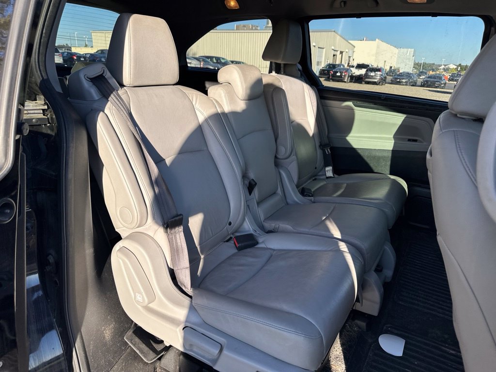 Used 2018 Honda Odyssey Elite image 16