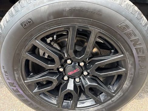 Used 2025 GMC Sierra 1500 Elevation AWD/4WD image 14