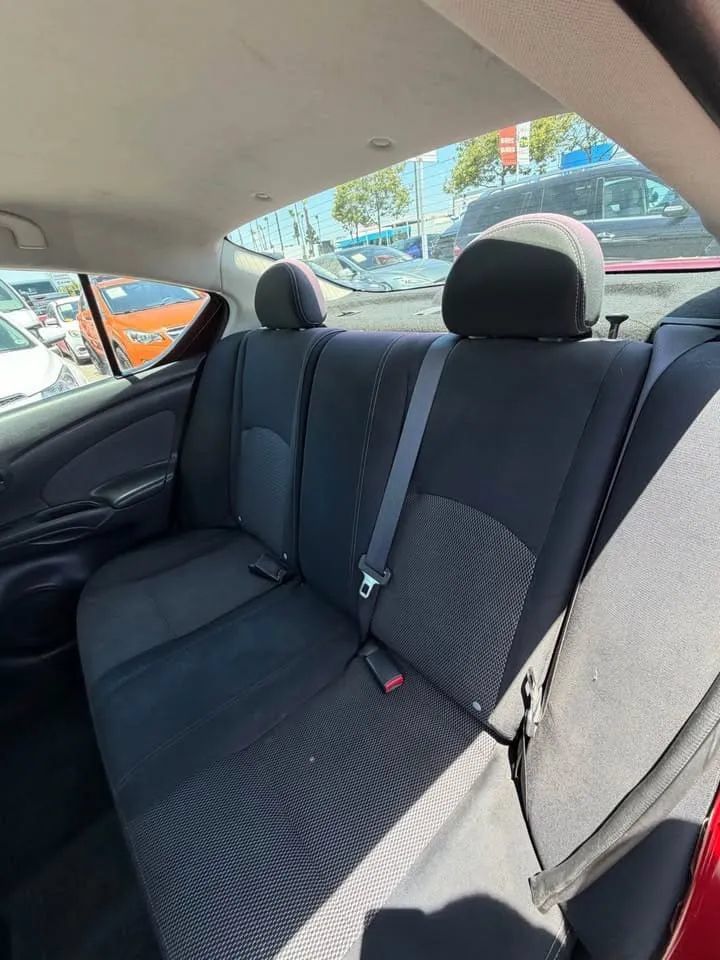 Used 2014 Nissan Versa SV w/ Convenience Package FWD image 6