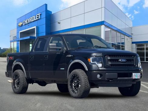 Used 2014 Ford F150 FX4 w/ Equipment Group 401A Mid AWD/4WD image 9