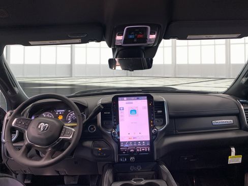 New 2026 RAM 2500 Laramie AWD/4WD image 11