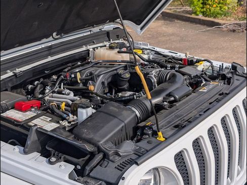 Used 2021 Jeep Wrangler Unlimited Sahara AWD/4WD image 24