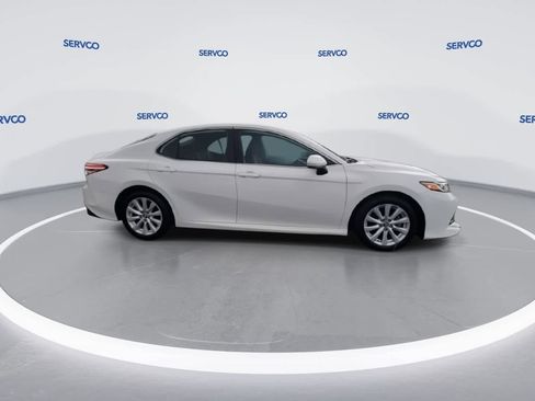 Used 2020 Toyota Camry LE image 9