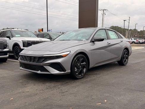 New 2026 Hyundai Elantra SEL Sport image 3