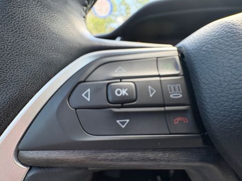 Used 2022 Jeep Grand Cherokee Limited image 21