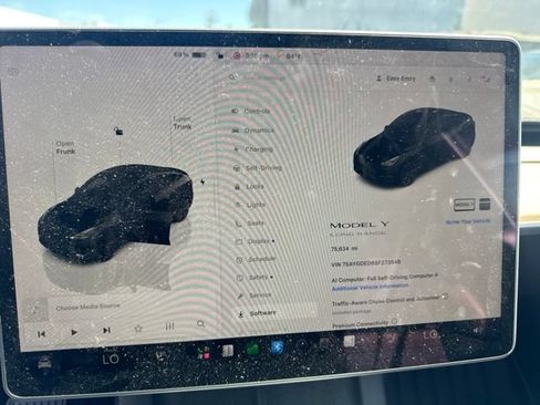 Used 2025 Tesla Model Y Long Range RWD image 11