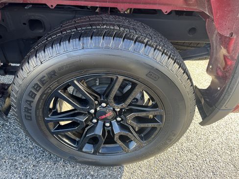 Used 2024 GMC Sierra 1500 Elevation image 18