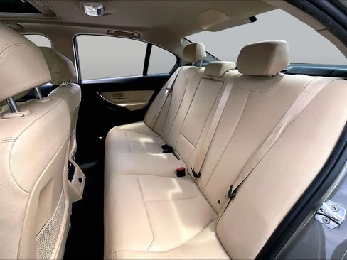 Used 2017 BMW 320i Sedan RWD image 20