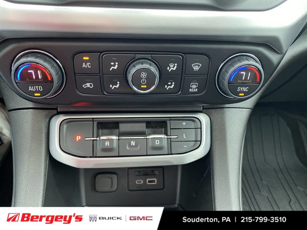 Certified 2023 GMC Acadia SLT w/ Preferred Package FWD image 19