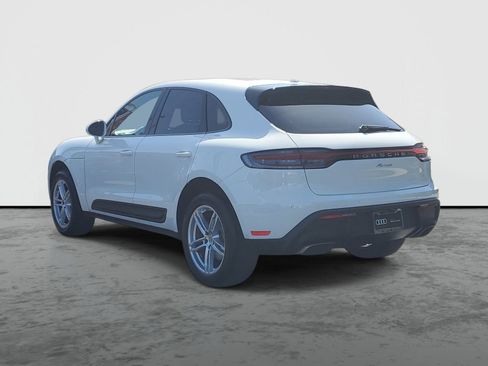 Used 2022 Porsche Macan AWD/4WD image 3