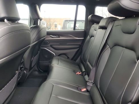 New 2026 Jeep Grand Cherokee Limited AWD/4WD image 15