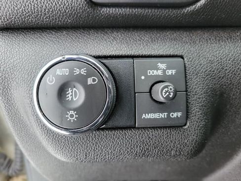 Used 2017 Chevrolet Traverse LT w/ Style and Technology Package FWD image 21