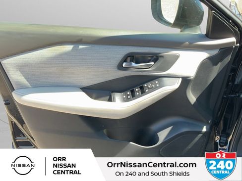 Used 2023 Nissan Rogue SV AWD/4WD image 16