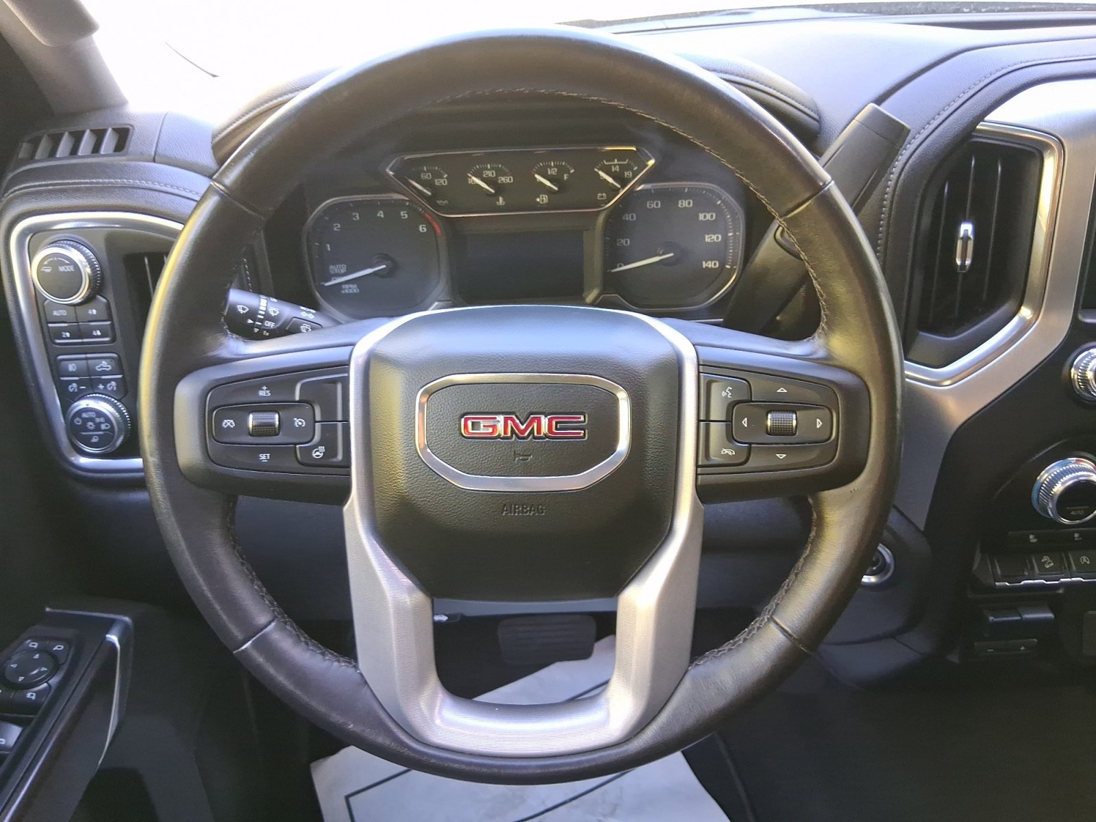 Used 2021 GMC Sierra 1500 SLT w/ X31 Off-Road Package AWD/4WD image 17