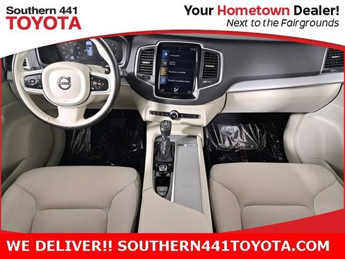 Used 2022 Volvo XC90 T5 Momentum w/ Protection Package Premier image 17