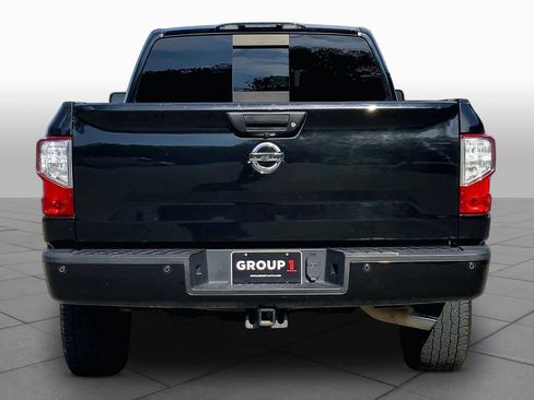 Used 2019 Nissan Titan SL w/ Chrome Package AWD/4WD image 5