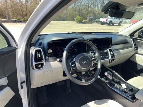 Used 2022 Kia Sorento SX image 10