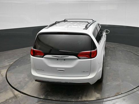 Used 2017 Chrysler Pacifica Limited w/ UConnect Theater Package image 26