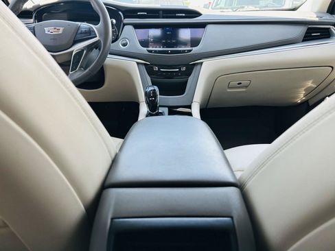 Used 2020 Cadillac XT5 Premium Luxury w/ LPO, Floor Liner Package FWD image 25