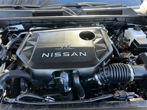 Used 2025 Nissan Armada PRO-4X w/ Pro-4X Premium Package image 11