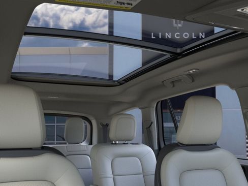 New 2026 Lincoln Aviator AWD w/ Jet Appearance Package image 22