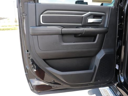 Used 2025 RAM 2500 Big Horn AWD/4WD image 15