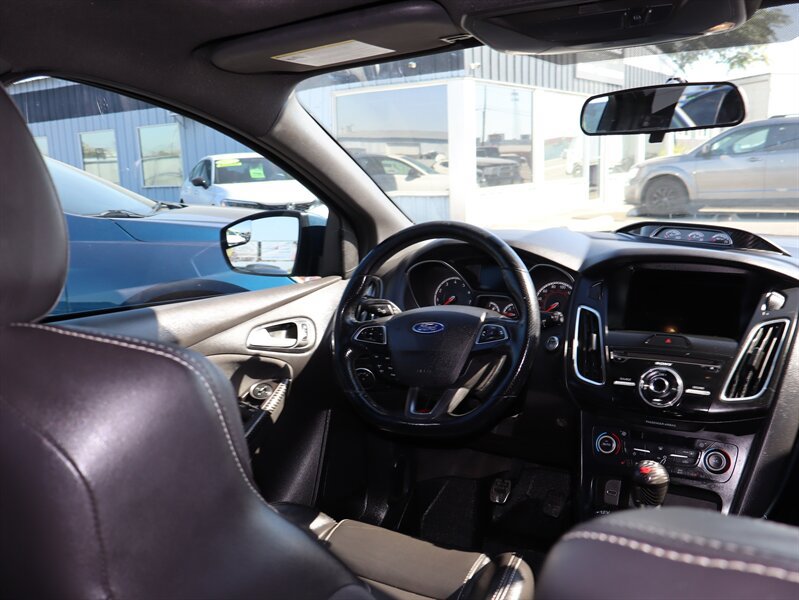 Used 2018 Ford Focus ST w/ Equipment Group 402A FWD image 12