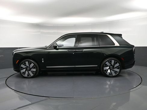 New 2026 Rolls-Royce Cullinan AWD/4WD image 2