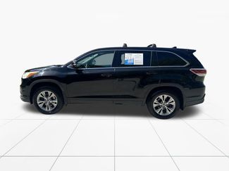Used 2016 Toyota Highlander Plus AWD/4WD video 4