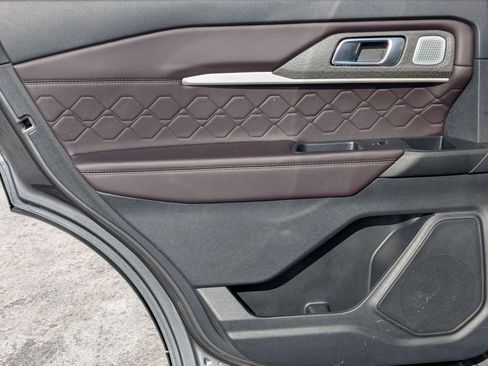 Used 2025 Ford Explorer Platinum w/ LUX Leather Package image 29