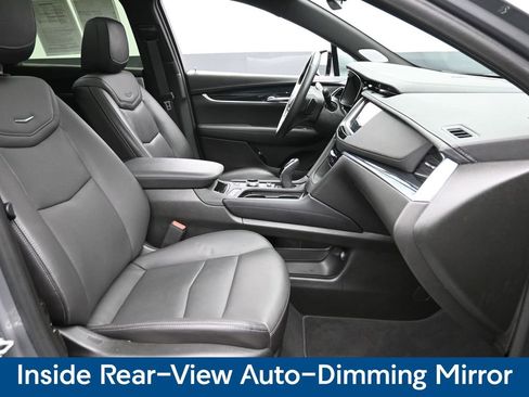 Used 2025 Cadillac XT5 Premium Luxury image 8