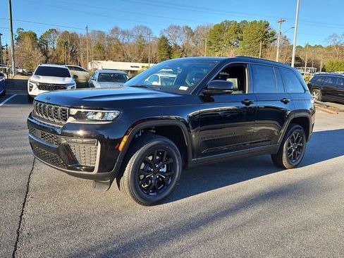New 2026 Jeep Grand Cherokee Altitude image 3