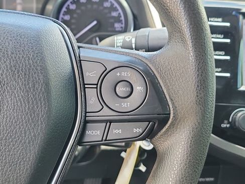 Used 2020 Toyota Camry LE FWD image 22