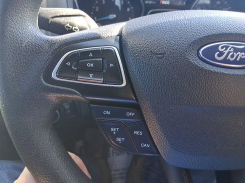 Used 2018 Ford Focus SE w/ SE Appearance Package image 21