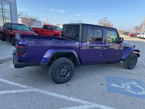 New 2026 Jeep Gladiator Sport image 32
