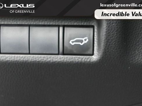 Used 2019 Toyota RAV4 XLE w/ Convenience Package FWD image 13