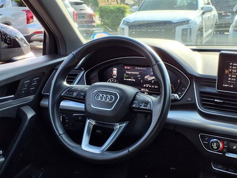 Used 2020 Audi Q5 2.0T Titanium Premium Plus w/ Premium Plus Package image 18