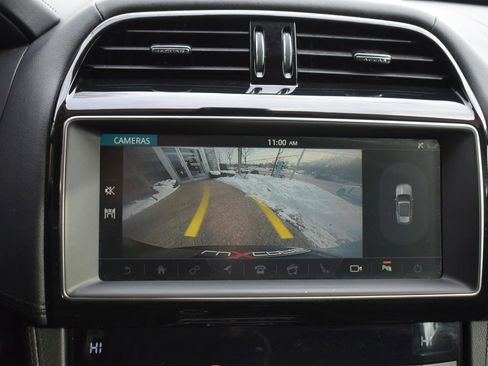 Used 2019 Jaguar F-PACE Prestige image 18