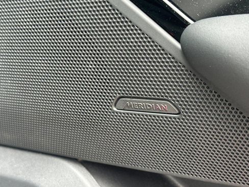 Used 2026 Land Rover Range Rover Velar S AWD/4WD image 25