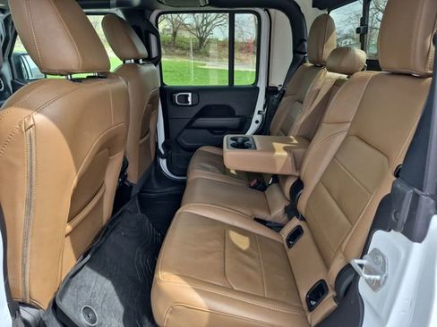 Used 2021 Jeep Gladiator Overland w/ Popular Equipment Package AWD/4WD image 24