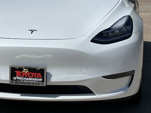 Used 2021 Tesla Model Y Long Range AWD/4WD image 8