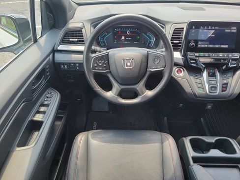 Used 2023 Honda Odyssey Sport image 9