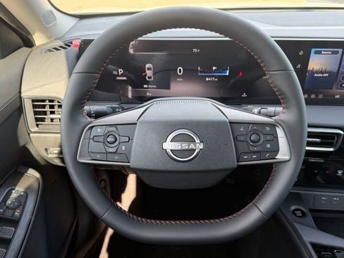 New 2026 Nissan Sentra SR w/ Floor Mat Package FWD image 18