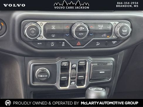 Used 2020 Jeep Wrangler Unlimited Sahara AWD/4WD image 18