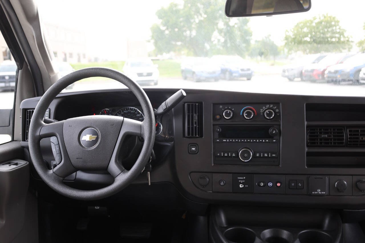 Used 2019 Chevrolet Express 3500 LT w/ LT Preferred Equipment Group RWD image 23